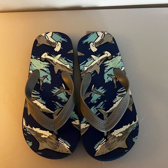 Shark flip-flops size 1/2 - Picture 2 of 3